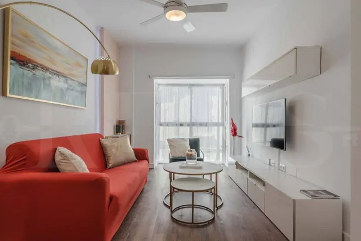 Middle Floor Apartment in Málaga Centro — photo 4 of 10