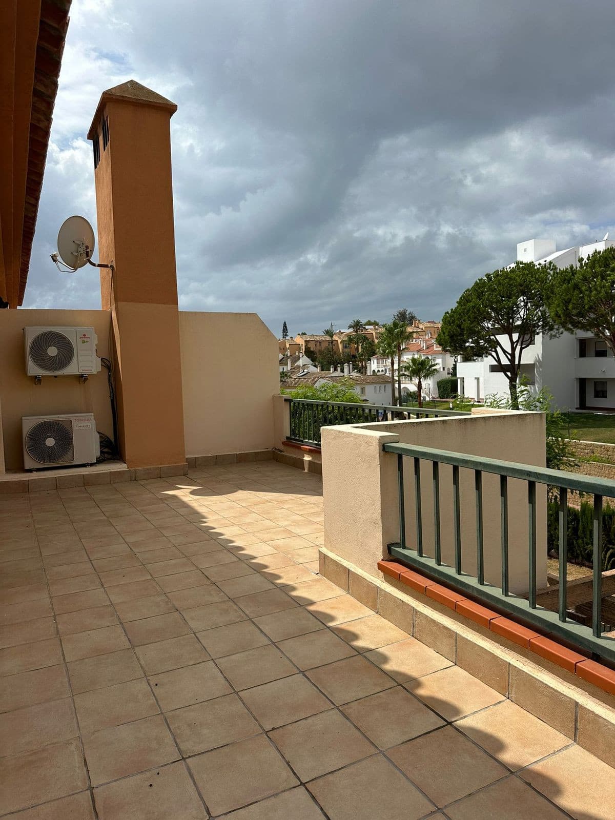 Semi-Detached House in Miraflores — photo 8 of 10