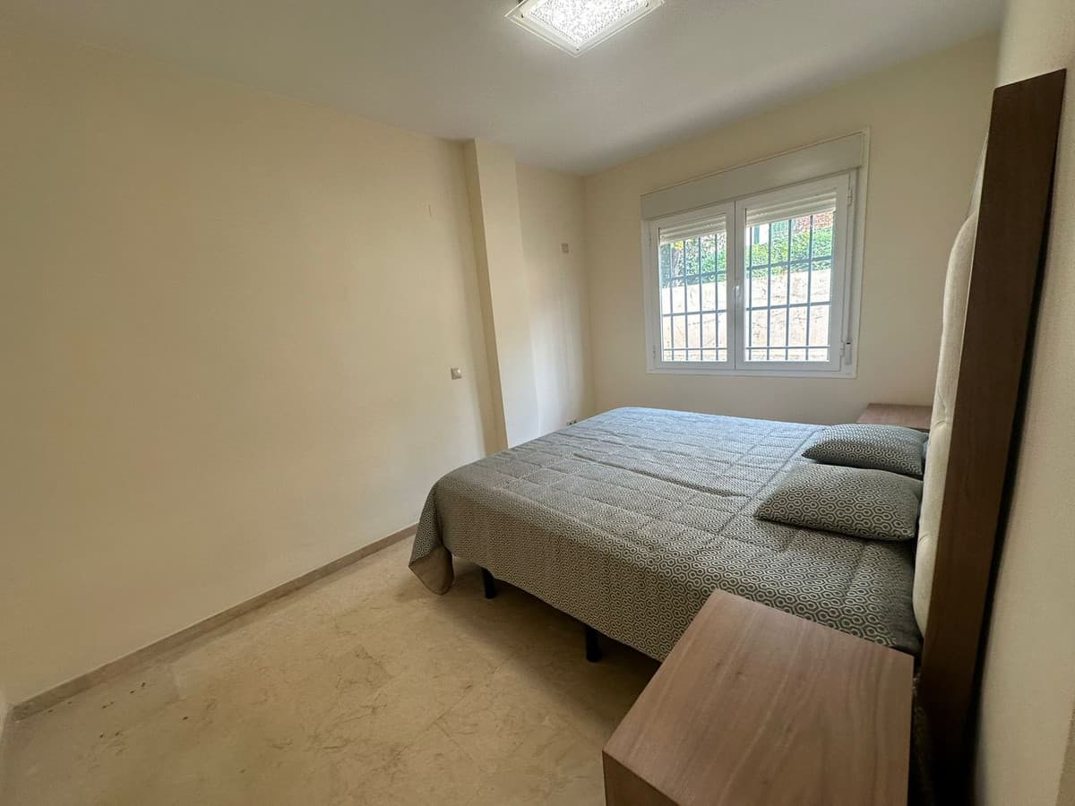 Semi-Detached House in Miraflores — photo 10 of 10