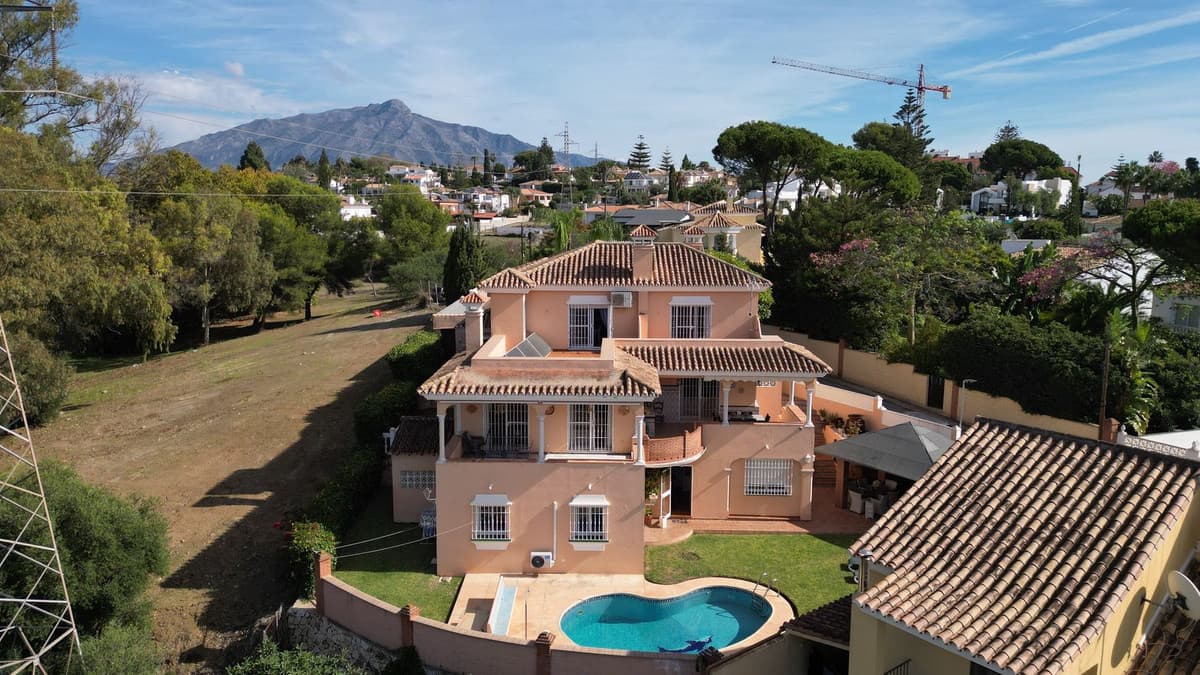 Detached Villa in San Pedro de Alcántara — photo 3 of 10