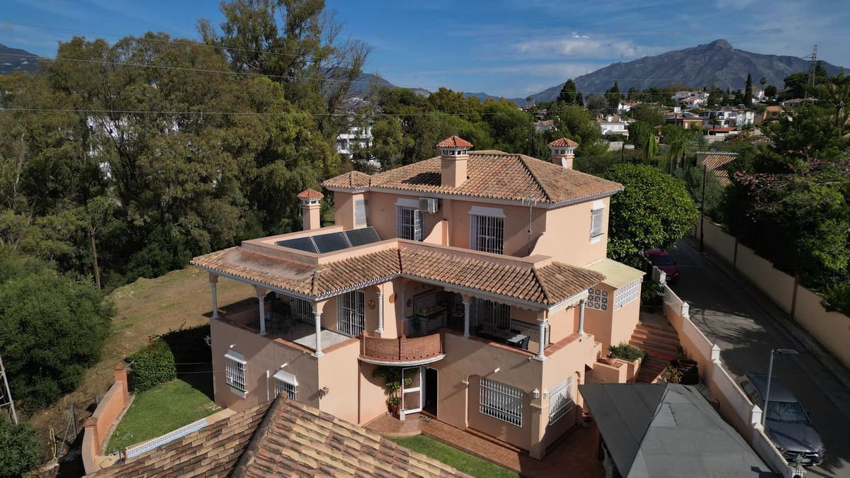 Detached Villa in San Pedro de Alcántara — photo 4 of 10