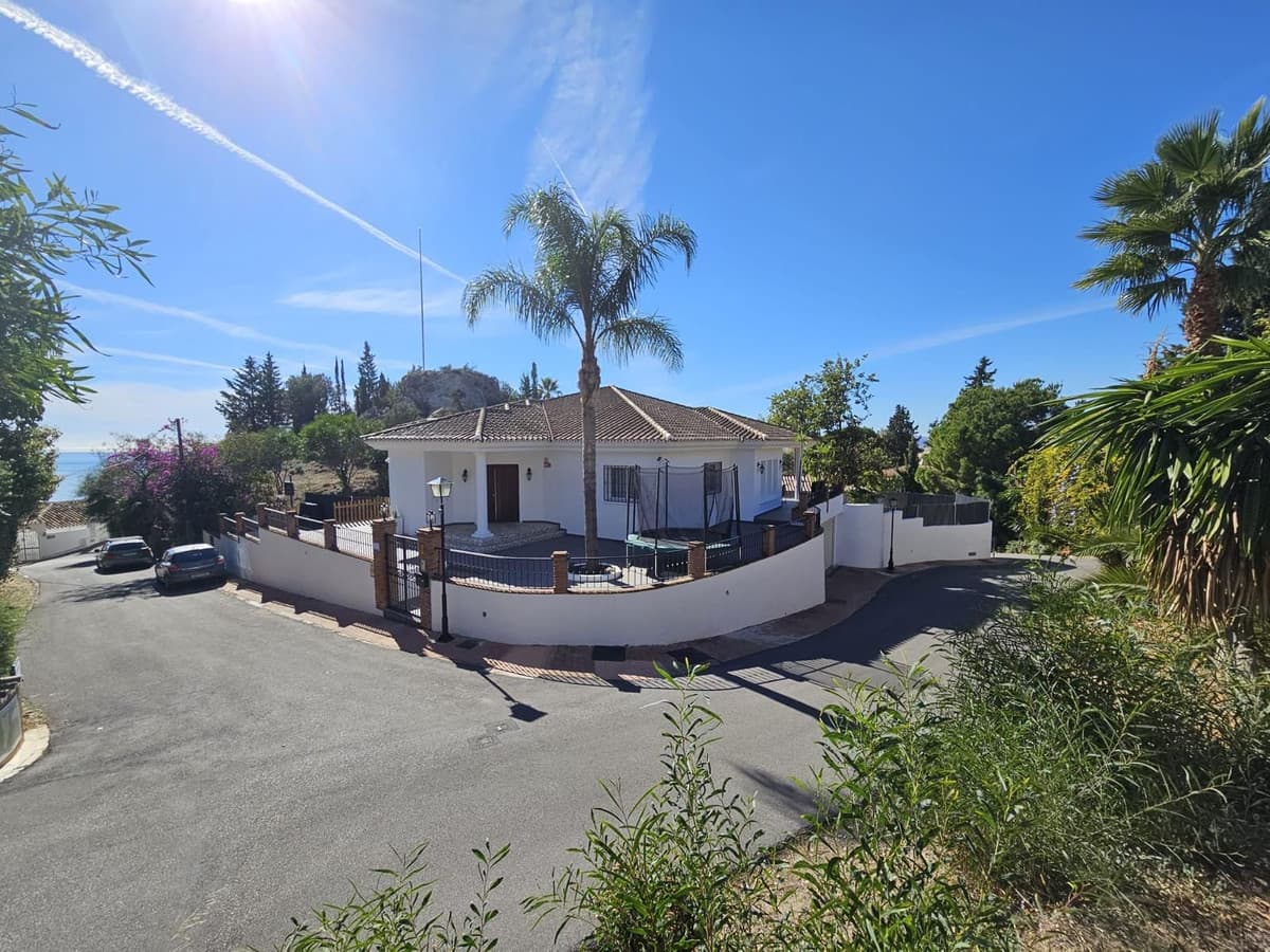 Detached Villa in Benalmadena — photo 1 of 10