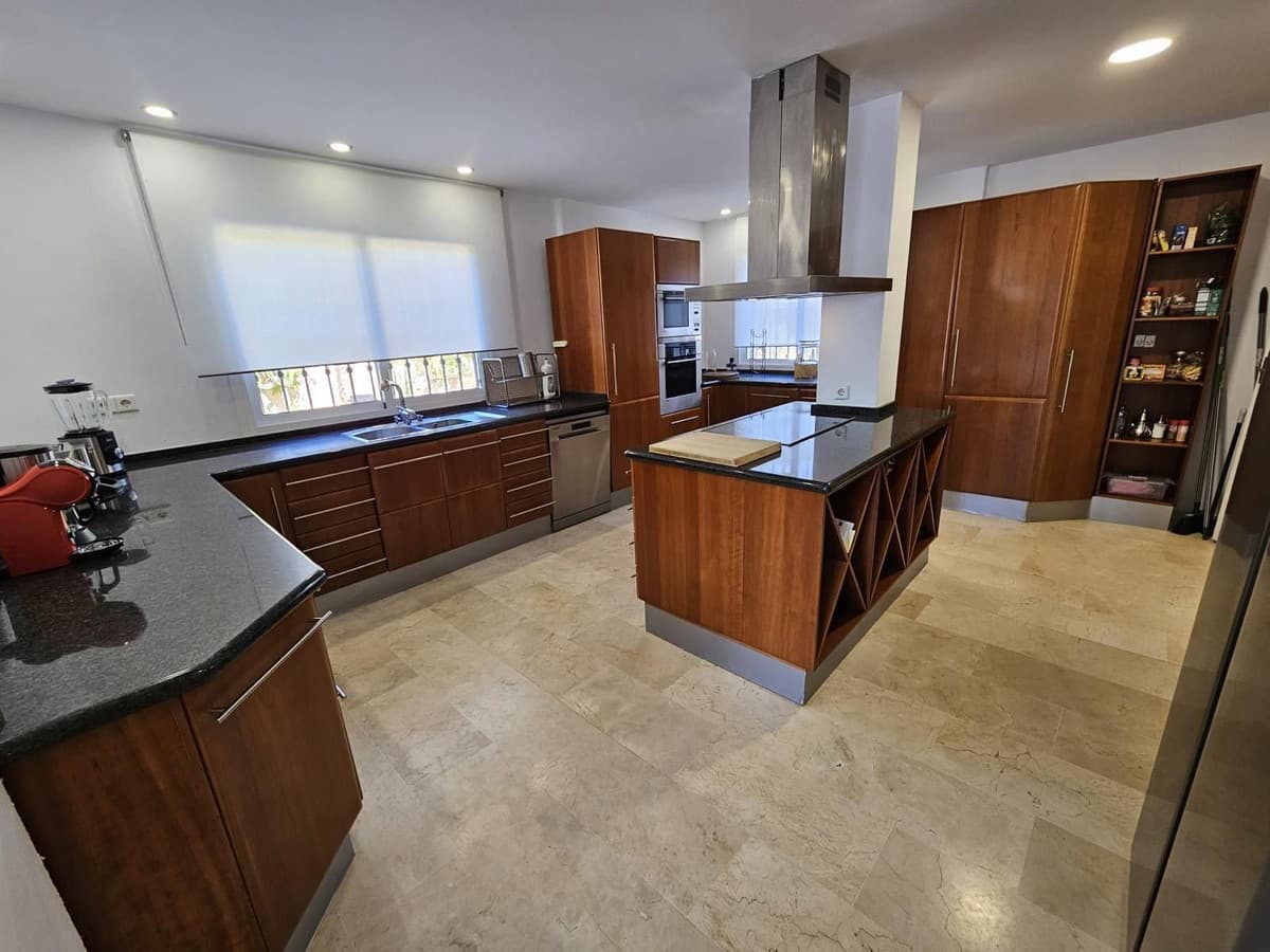 Detached Villa in Benalmadena — photo 3 of 10