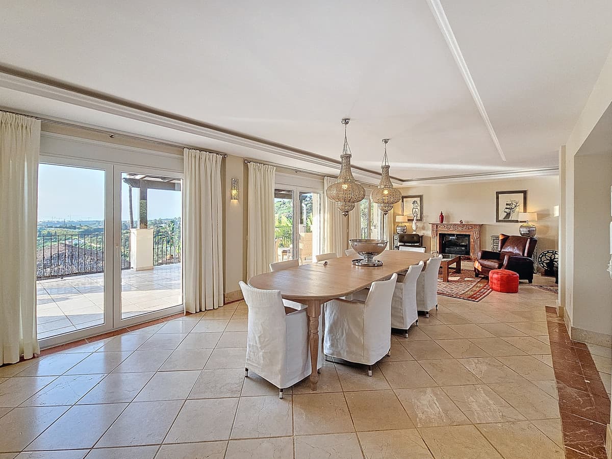 Detached Villa in Estepona — photo 2 of 10
