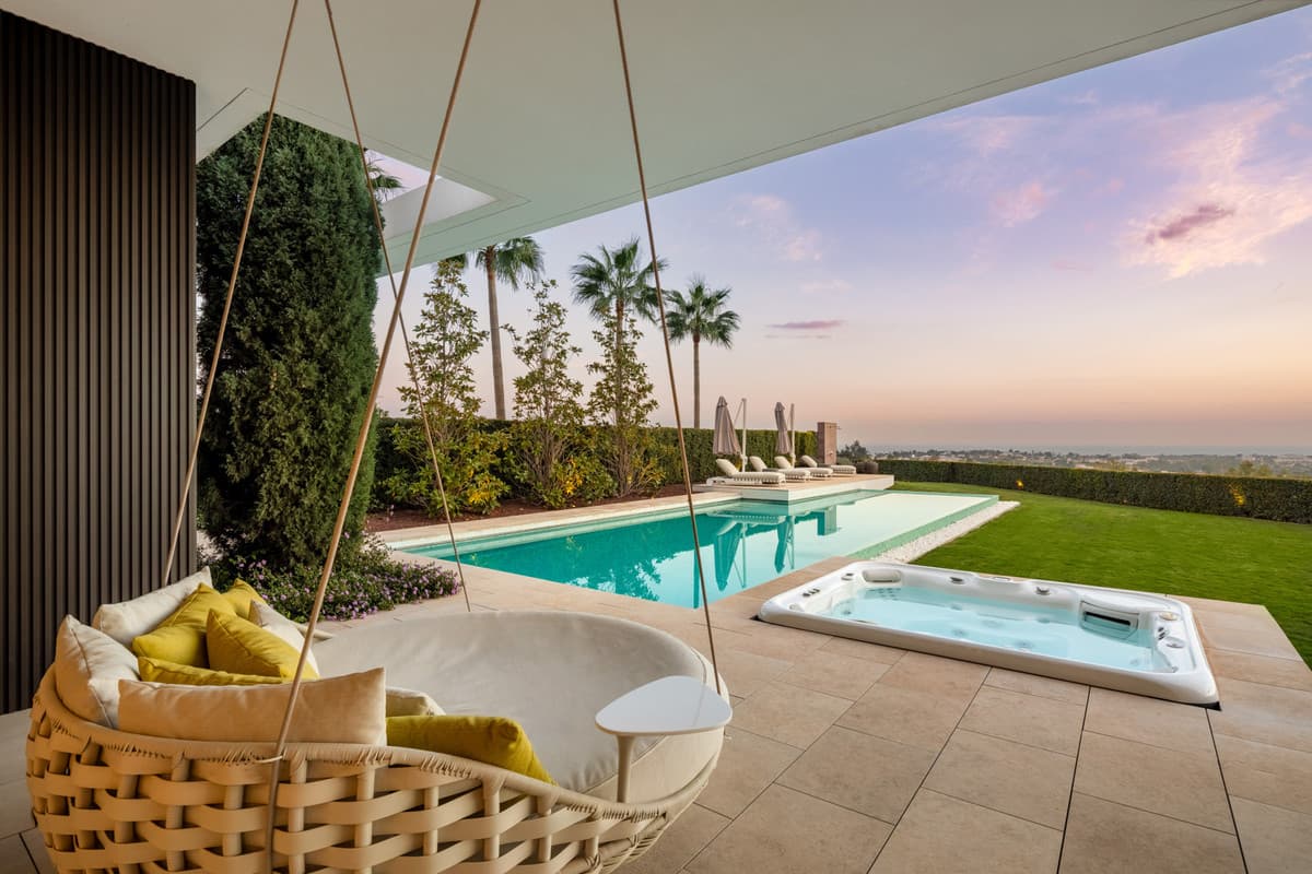 Detached Villa in La Quinta — photo 9 of 10