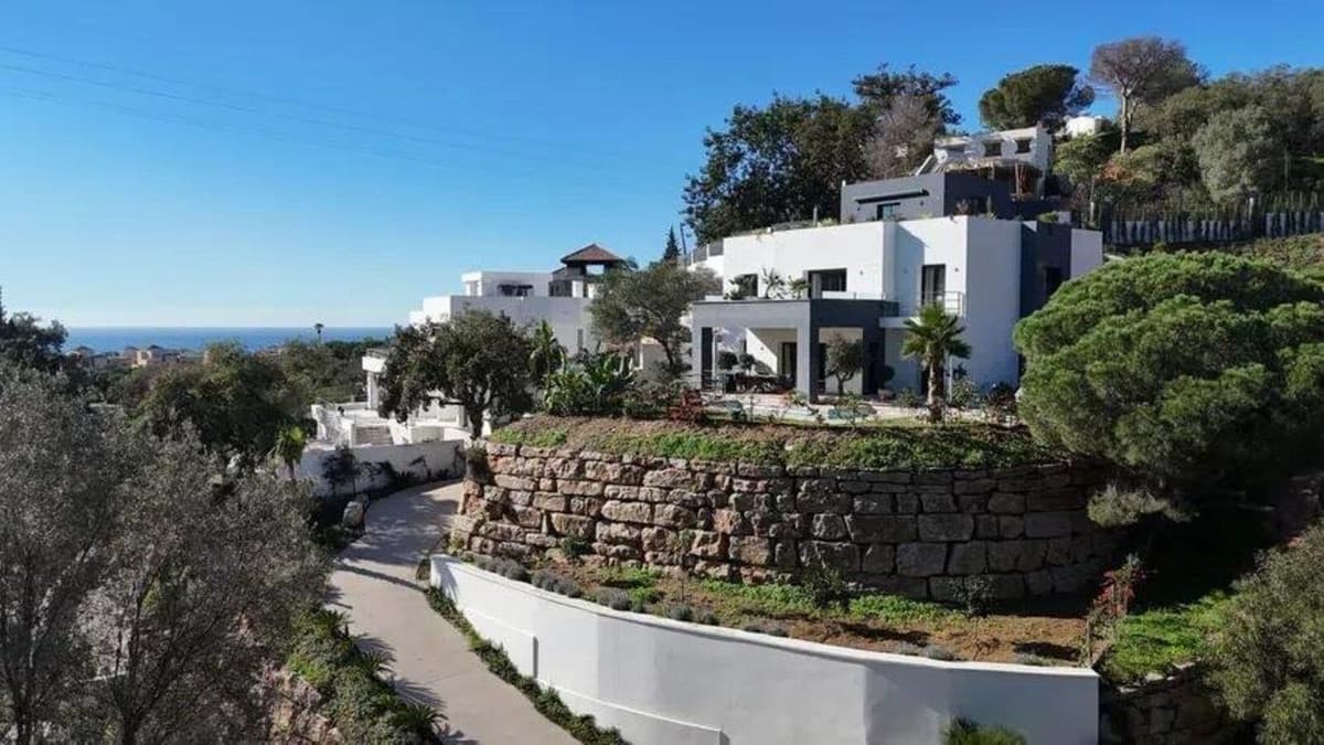 Detached Villa in Elviria — photo 3 of 10