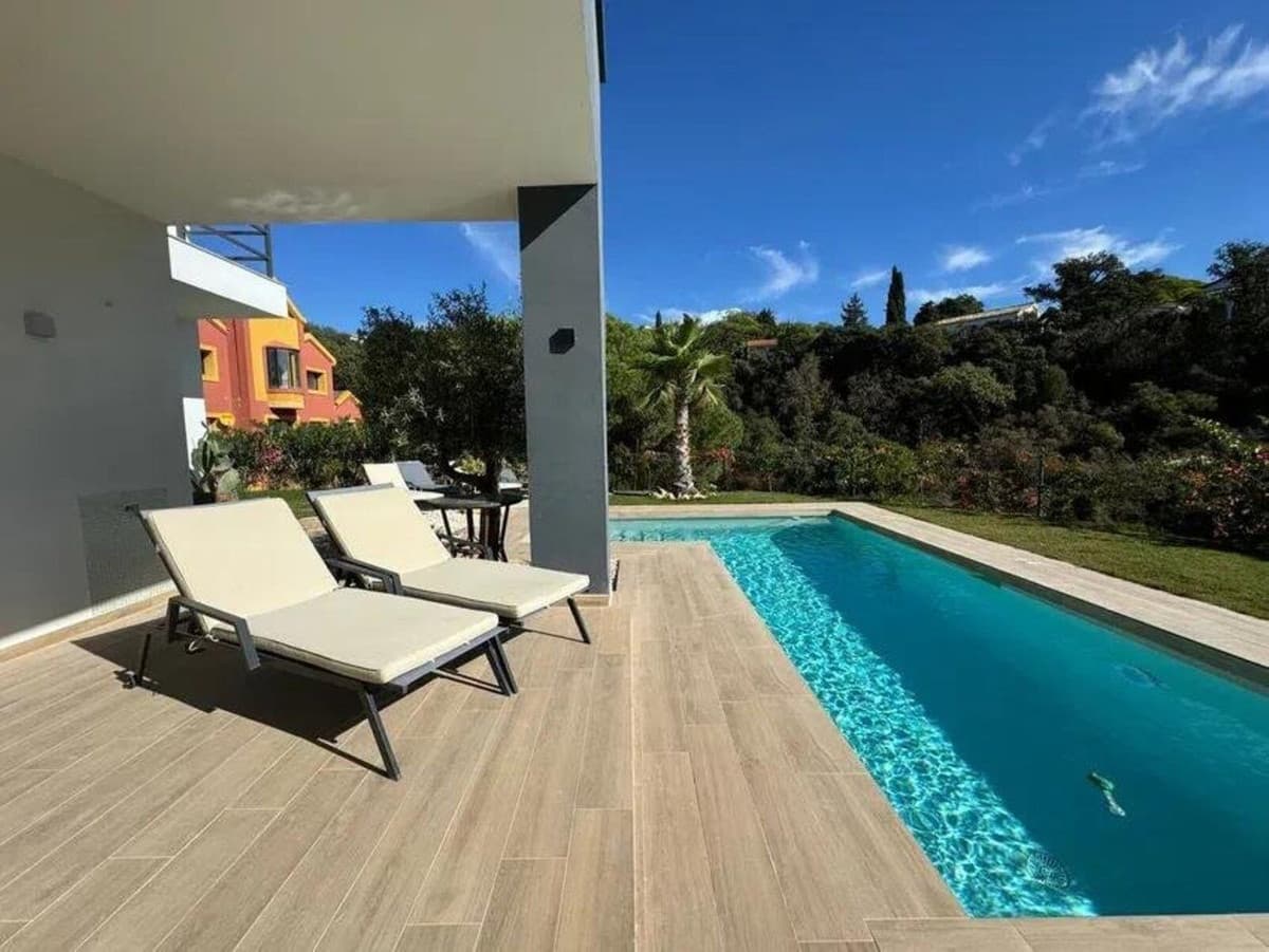 Detached Villa in Elviria — photo 10 of 10