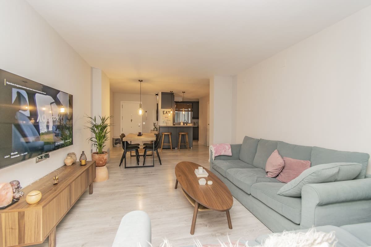 Middle Floor Apartment in Marbella — photo 1 of 10