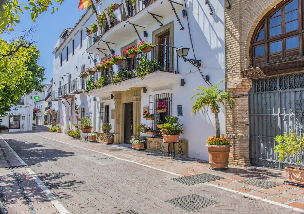 Middle Floor Apartment in Marbella — photo 2 of 10