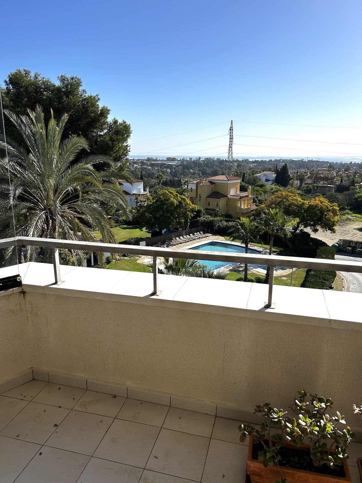 Middle Floor Apartment in Estepona — photo 2 of 10