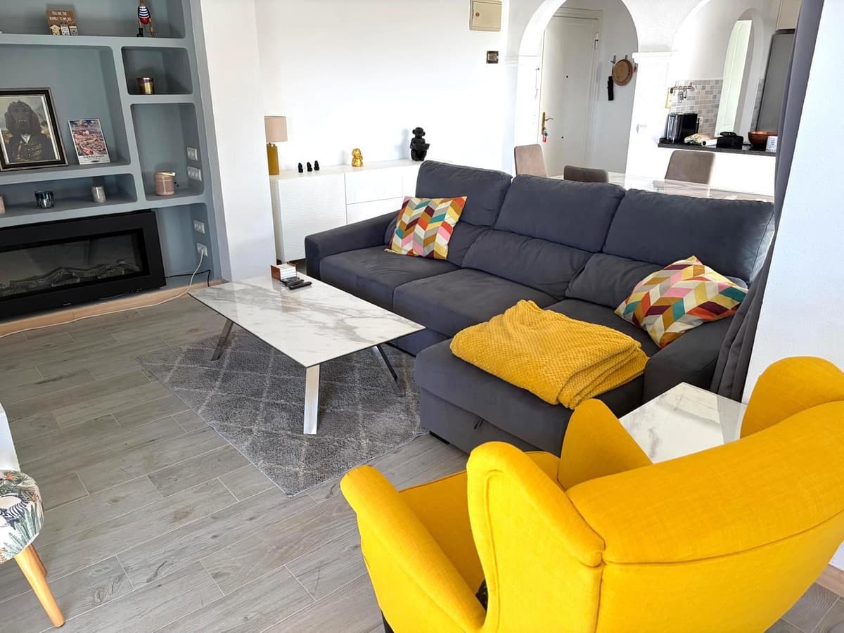 Middle Floor Apartment in Estepona — photo 7 of 10