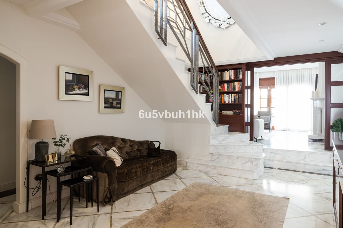 Detached Villa in Málaga — photo 4 of 10
