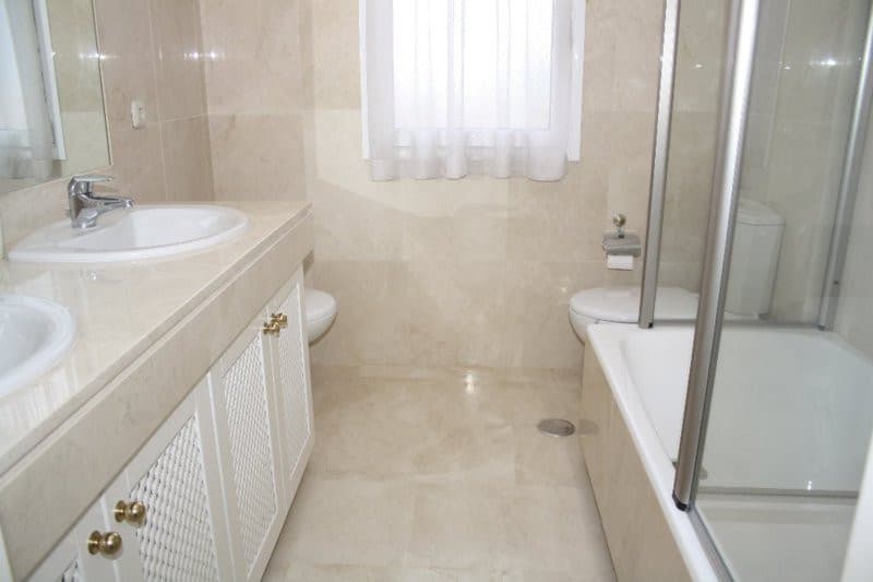 Semi-Detached House in Estepona — photo 6 of 10