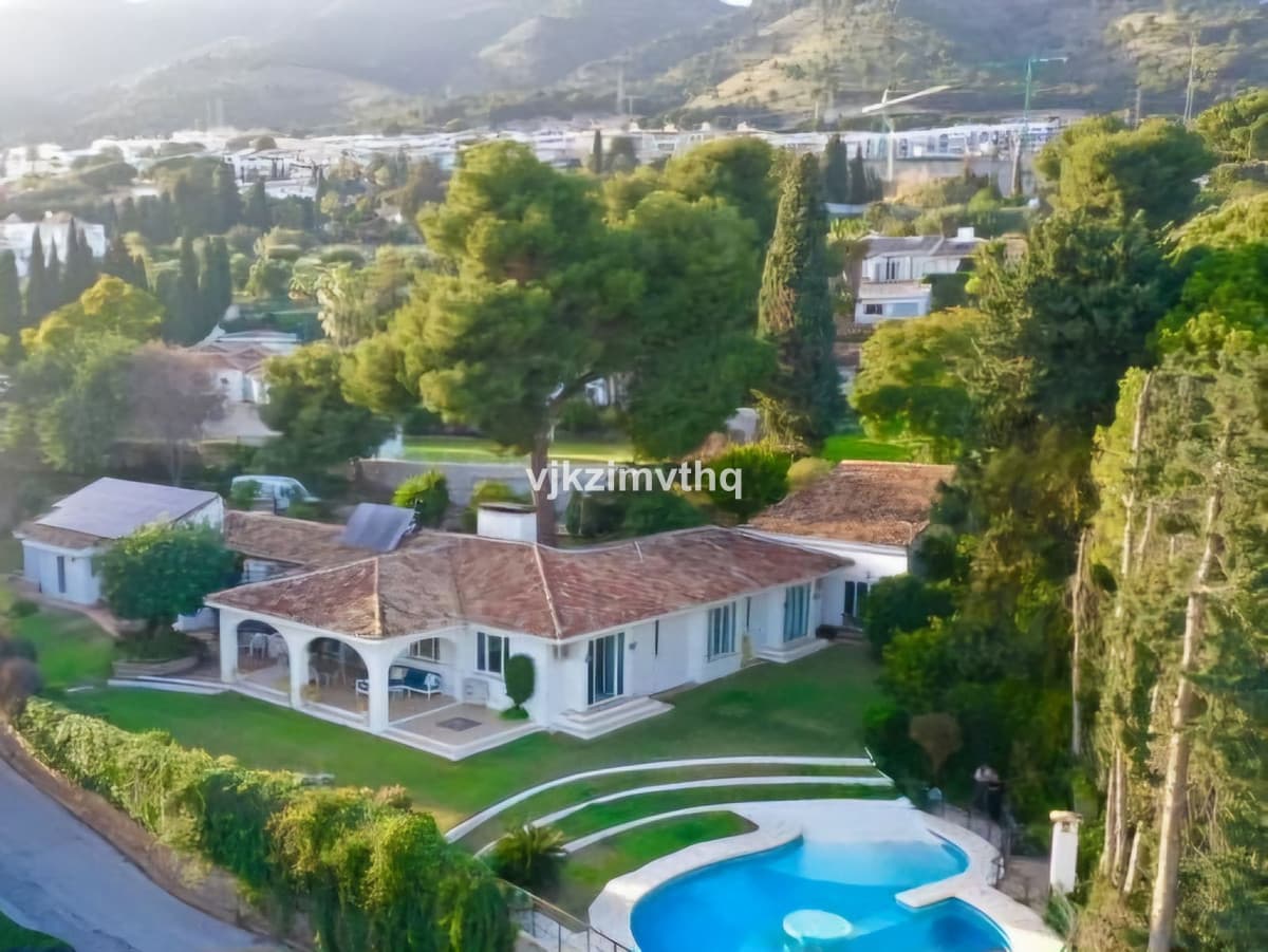 Detached Villa in Benalmadena Pueblo — photo 1 of 10
