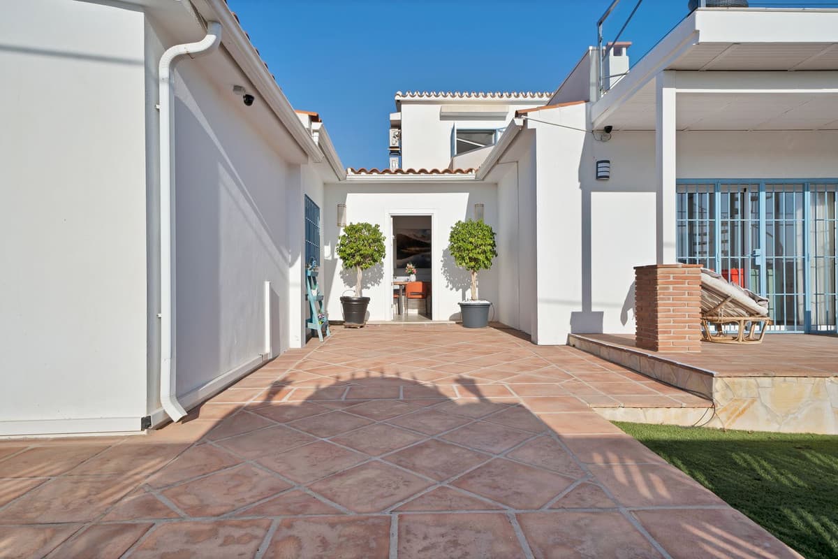 Detached Villa in San Pedro de Alcántara — photo 4 of 10