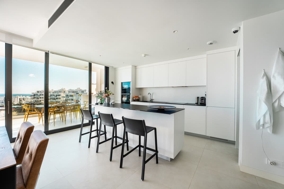 Middle Floor Apartment in Fuengirola — photo 3 of 10