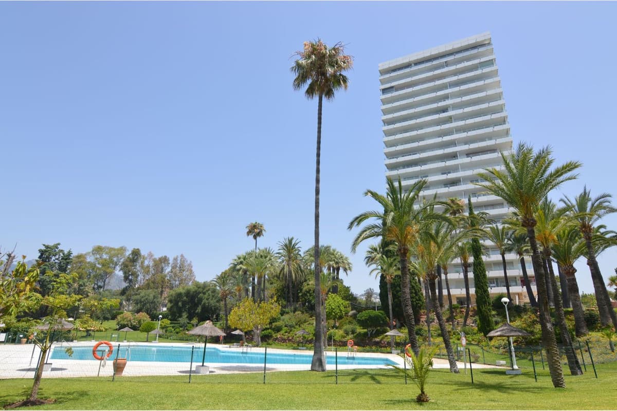 Middle Floor Apartment in Marbella — photo 2 of 10
