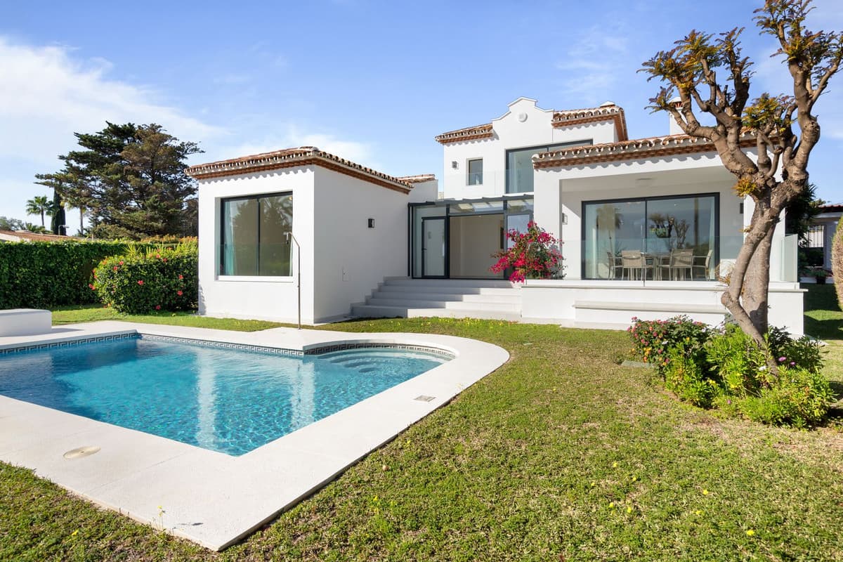 Detached Villa in Elviria — photo 3 of 10