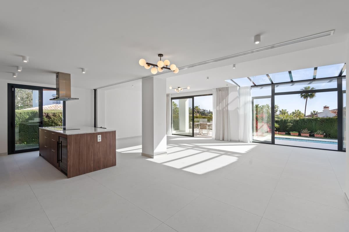 Detached Villa in Elviria — photo 7 of 10