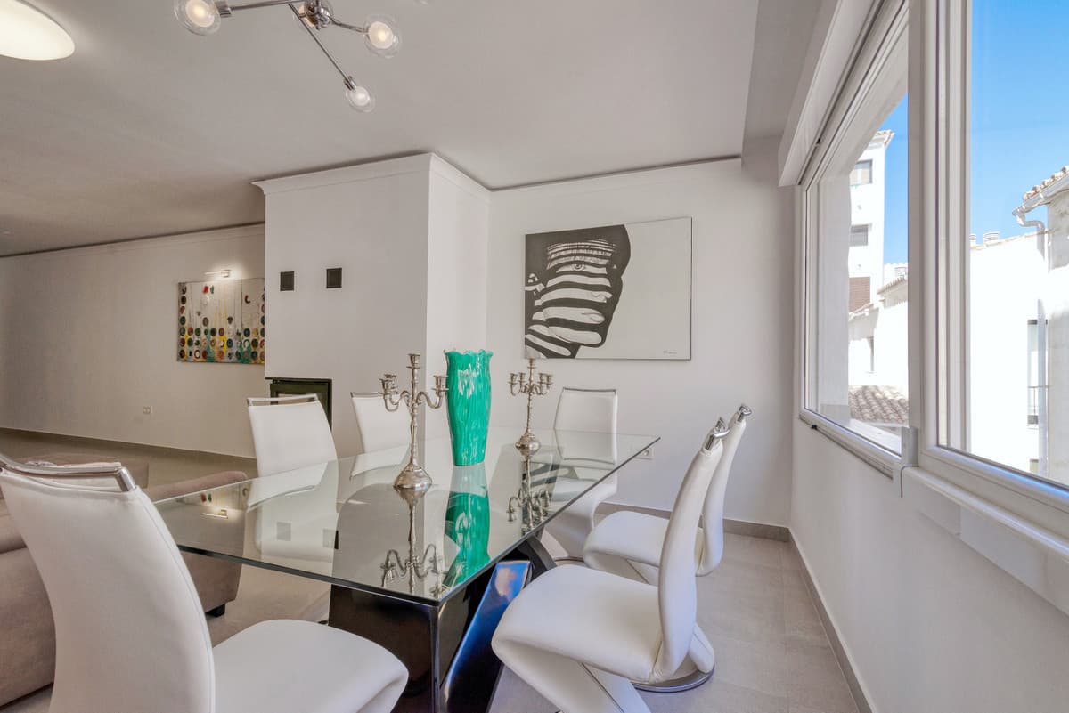 Middle Floor Apartment in Puerto Banús — photo 2 of 10