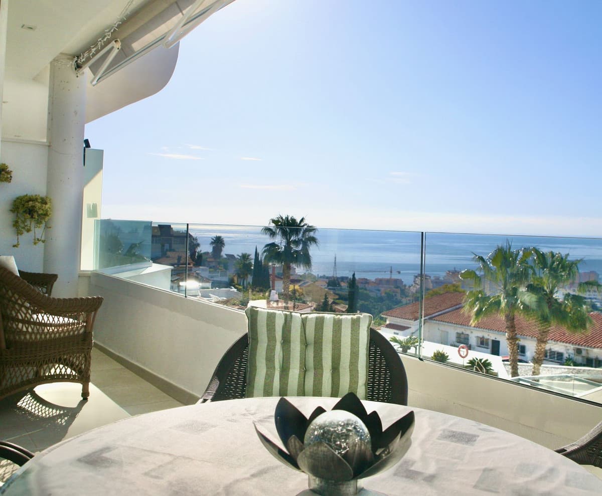 Middle Floor Apartment in Torreblanca — photo 1 of 10