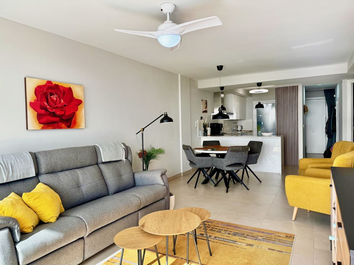Middle Floor Apartment in Torreblanca — photo 3 of 10