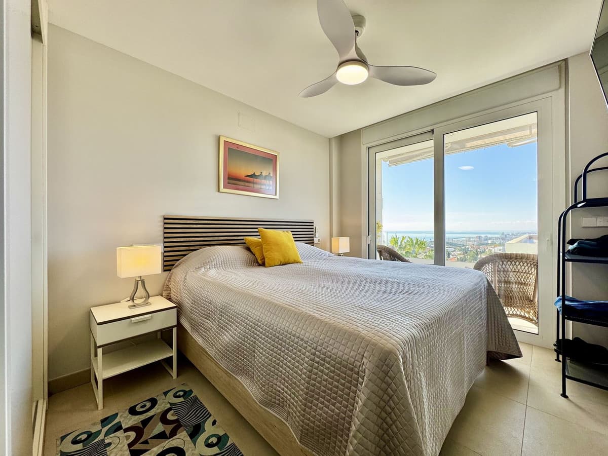 Middle Floor Apartment in Torreblanca — photo 4 of 10