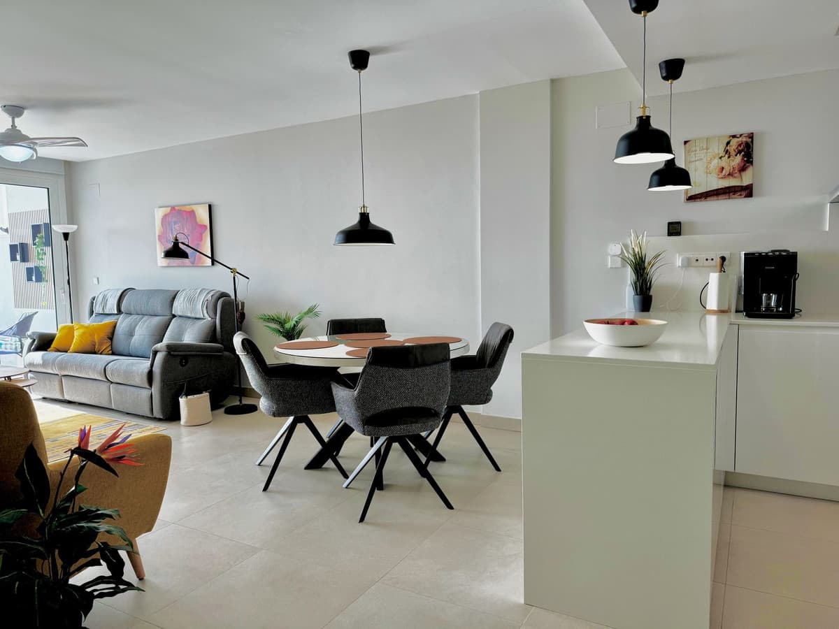 Middle Floor Apartment in Torreblanca — photo 10 of 10