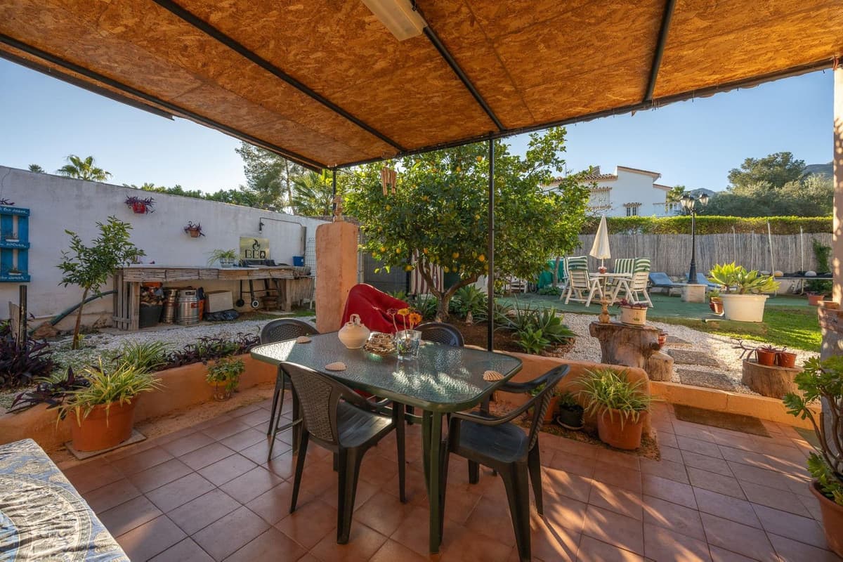 Bungalow in Alhaurín el Grande — photo 1 of 10