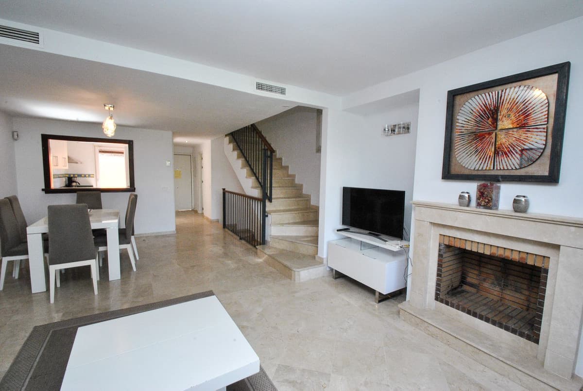 Townhouse in Cabopino — photo 3 of 10