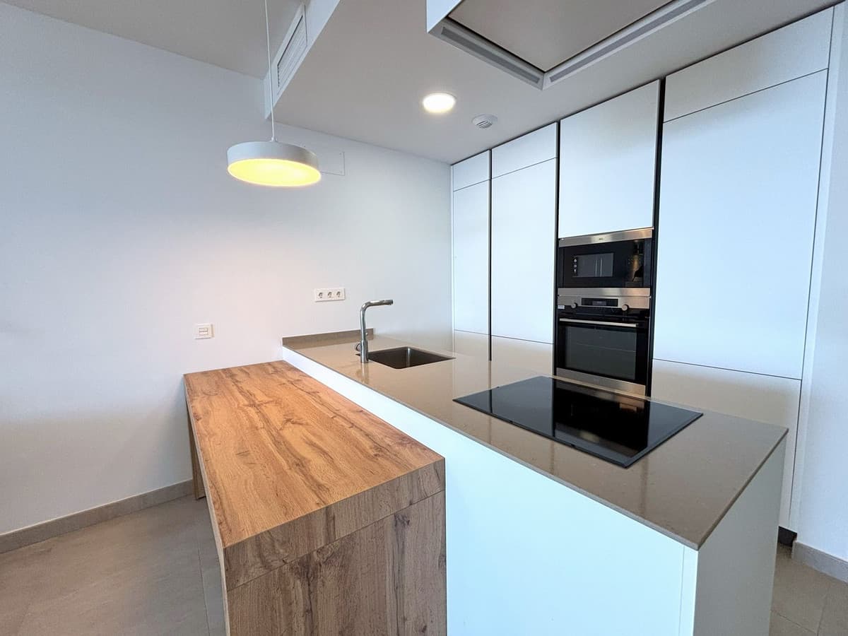 Middle Floor Apartment in Fuengirola — photo 5 of 10