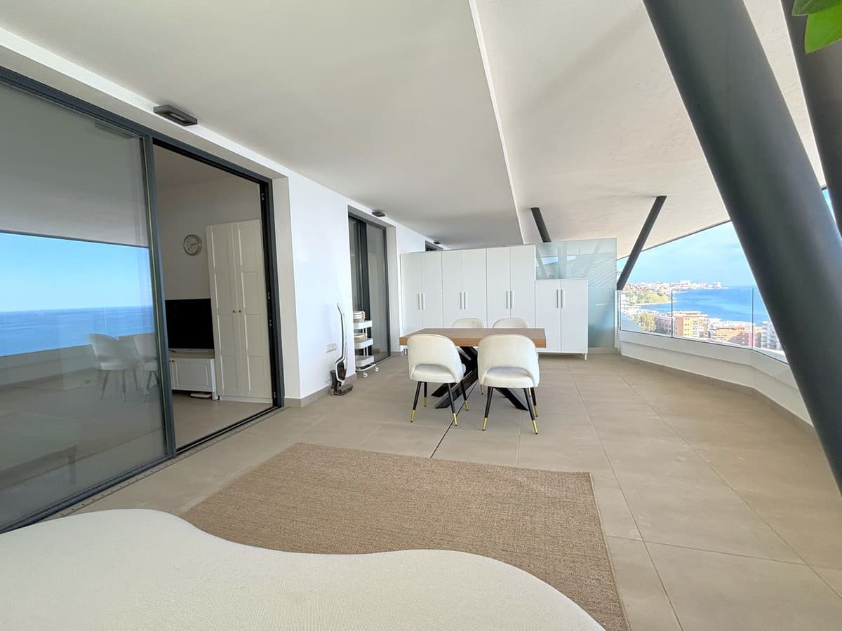 Middle Floor Apartment in Fuengirola — photo 7 of 10