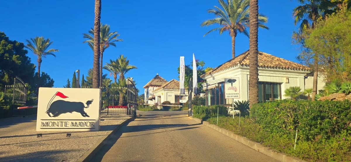 Residential Plot in Benahavís — photo 2 of 10
