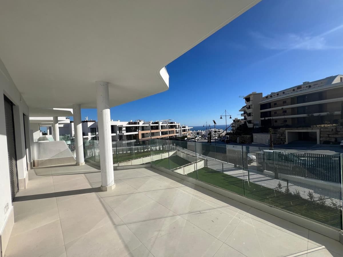 Middle Floor Apartment in Fuengirola — photo 1 of 10