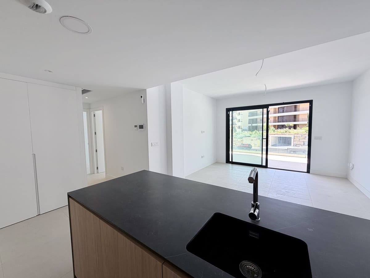 Middle Floor Apartment in Fuengirola — photo 8 of 10
