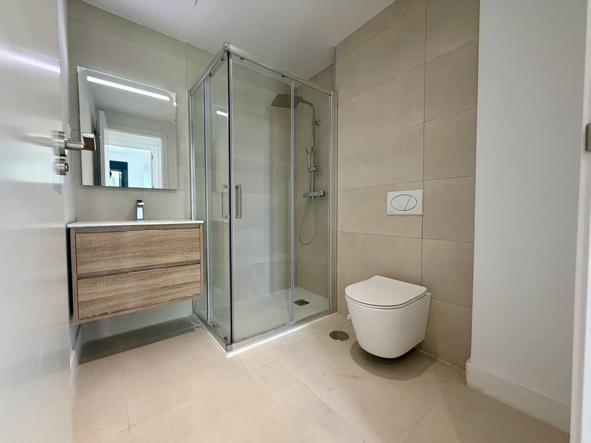 Middle Floor Apartment in Fuengirola — photo 9 of 10