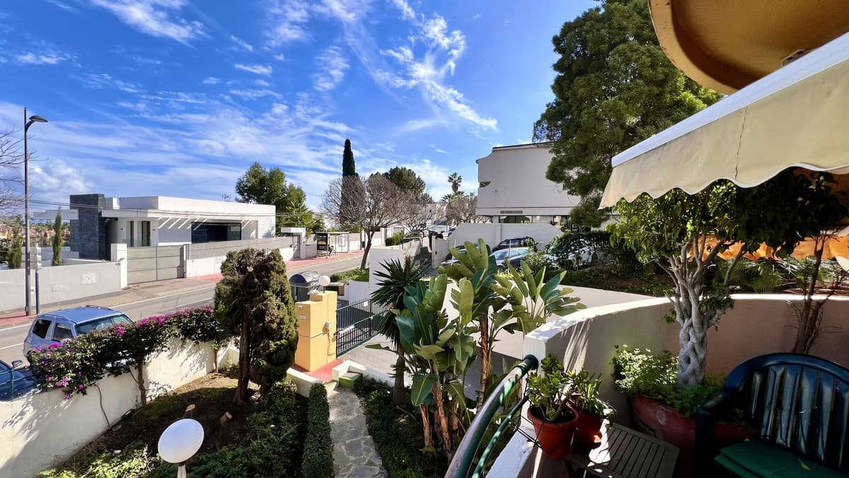 Duplex in Nueva Andalucía — photo 1 of 10