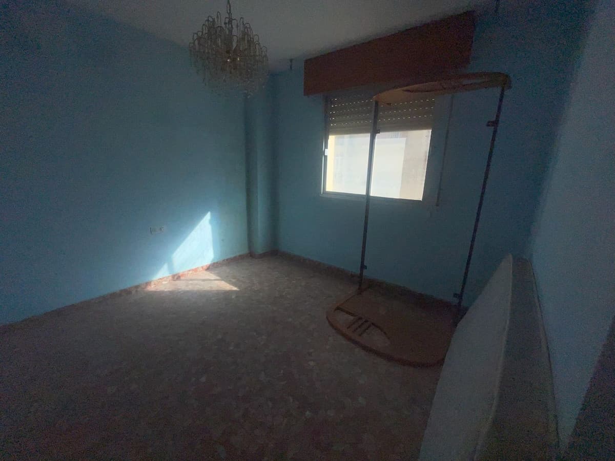 Middle Floor Apartment in Estepona — photo 9 of 10