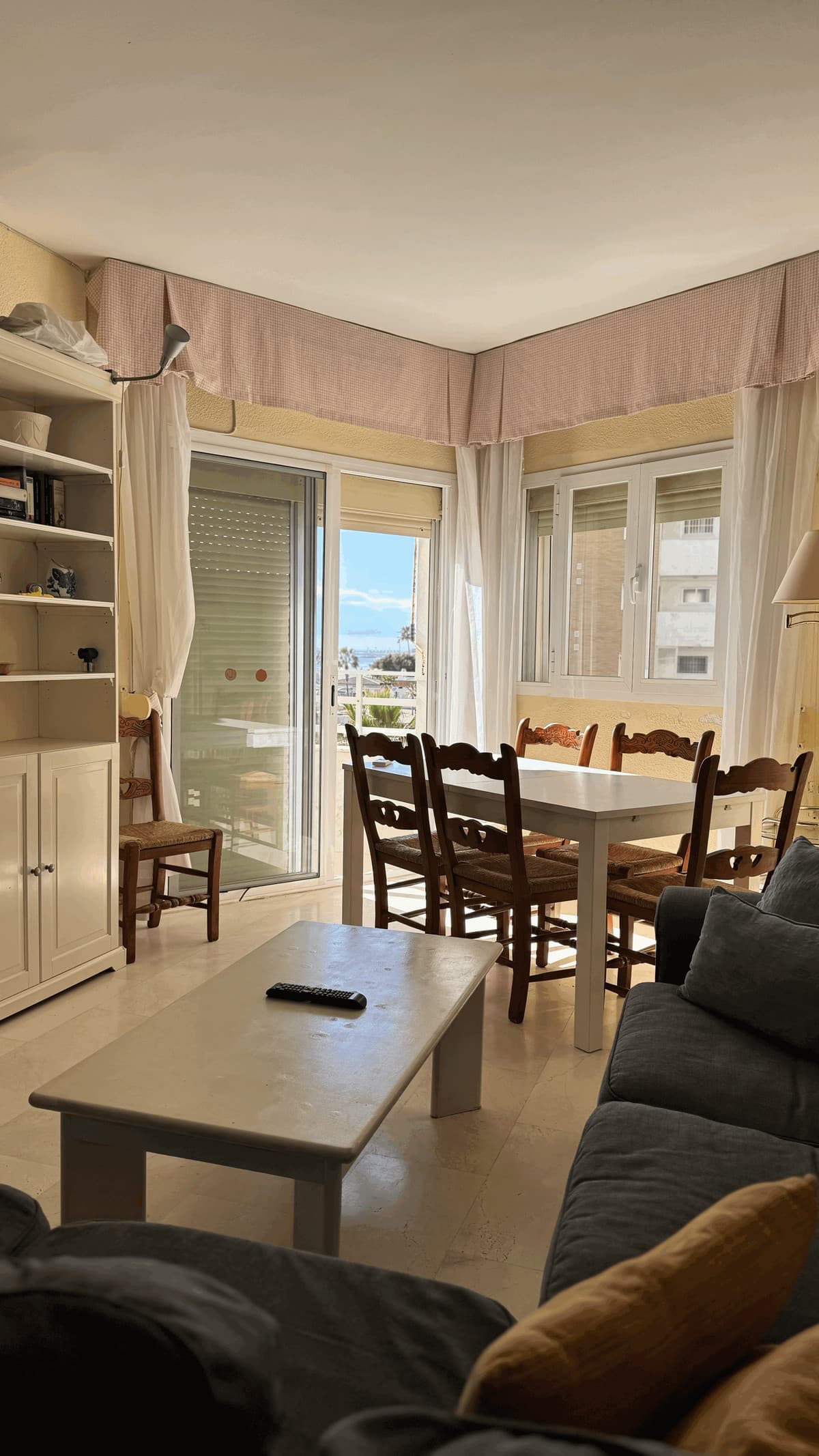 Middle Floor Apartment in Fuengirola — photo 3 of 10