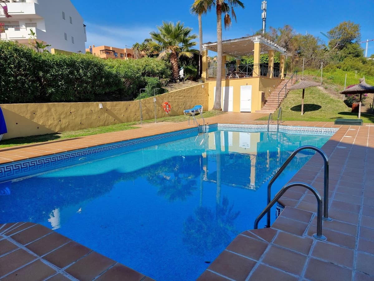 Top Floor Apartment in Estepona — photo 1 of 10