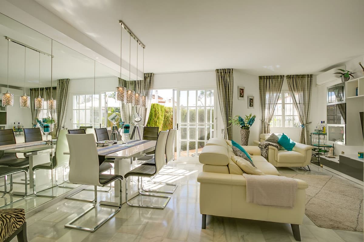 Townhouse in Bel Air — photo 3 of 10
