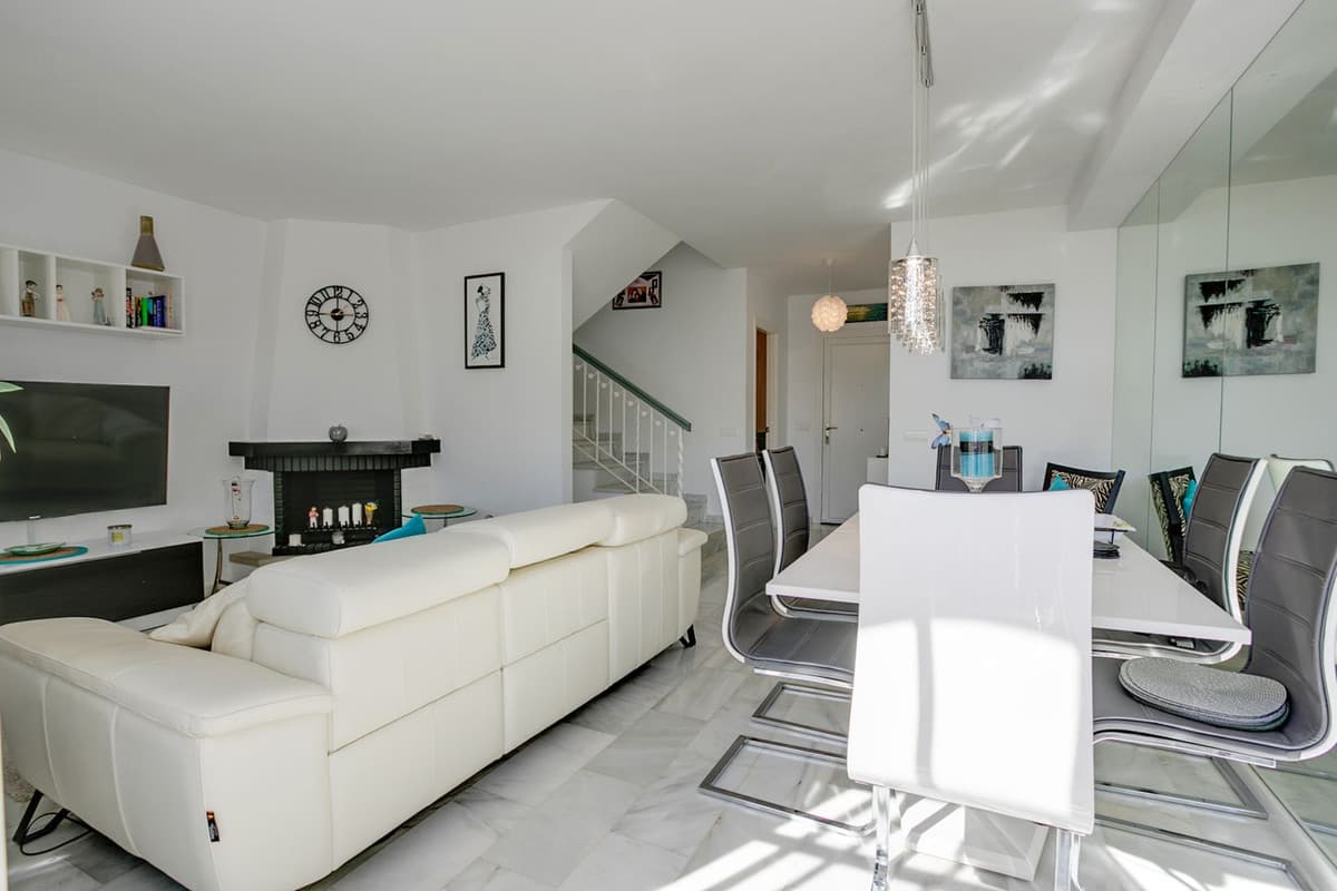 Townhouse in Bel Air — photo 5 of 10