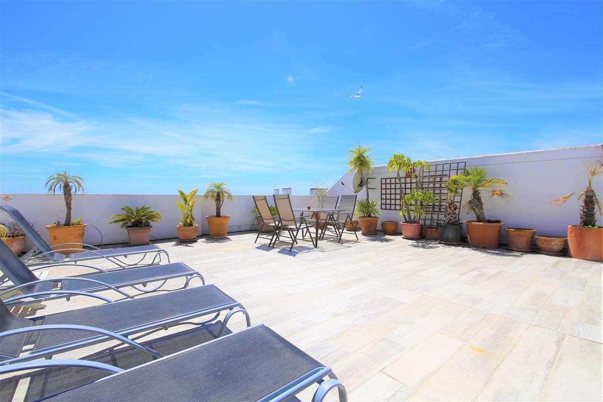 Penthouse in Estepona — photo 1 of 10