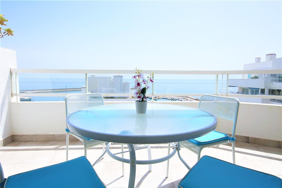 Penthouse in Estepona — photo 2 of 10