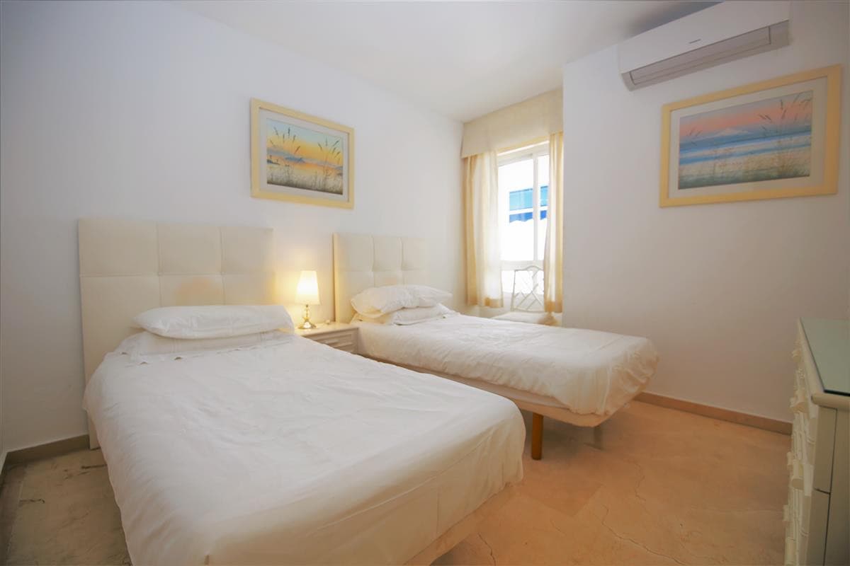 Penthouse in Estepona — photo 9 of 10
