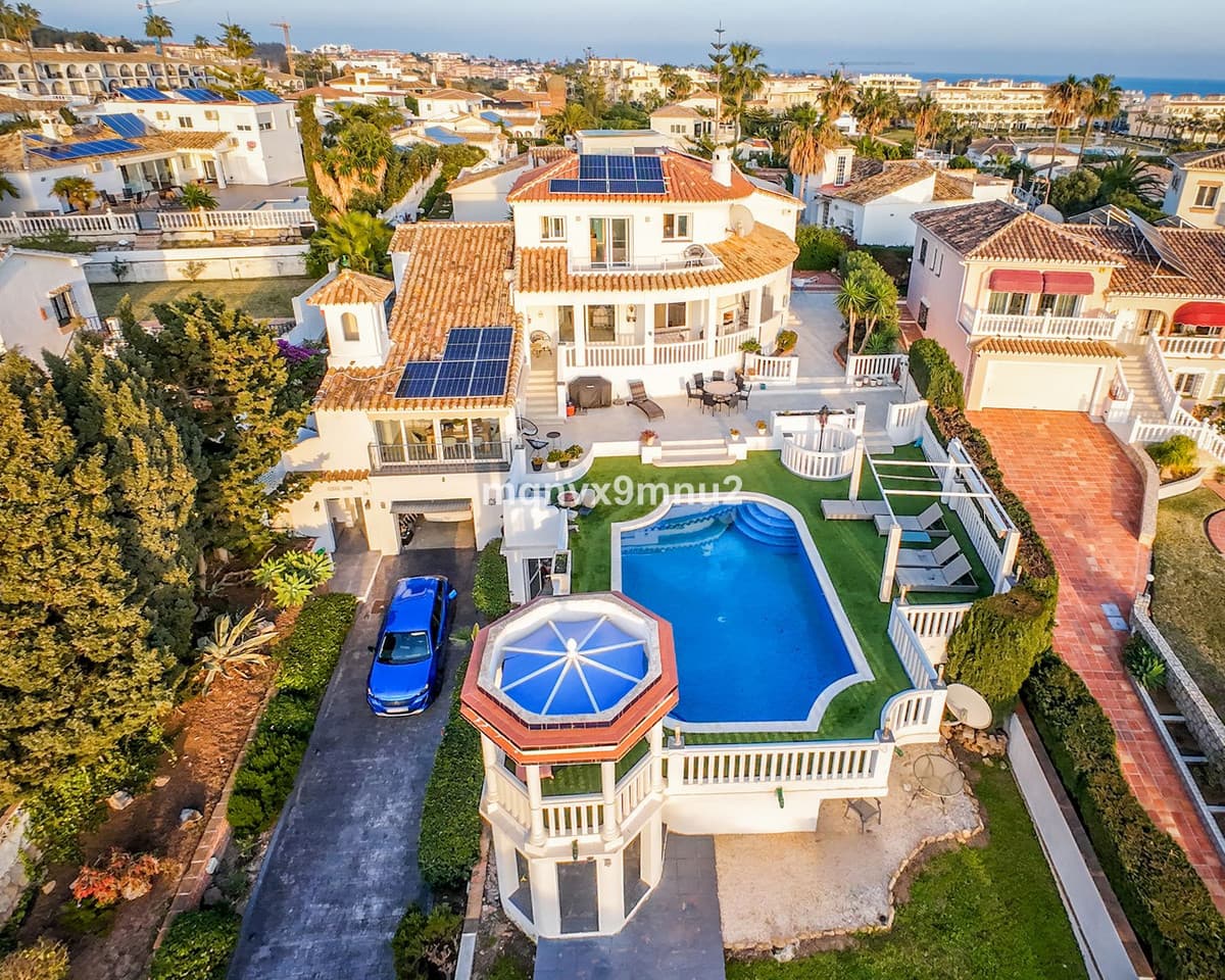 Detached Villa in El Chaparral — photo 1 of 10