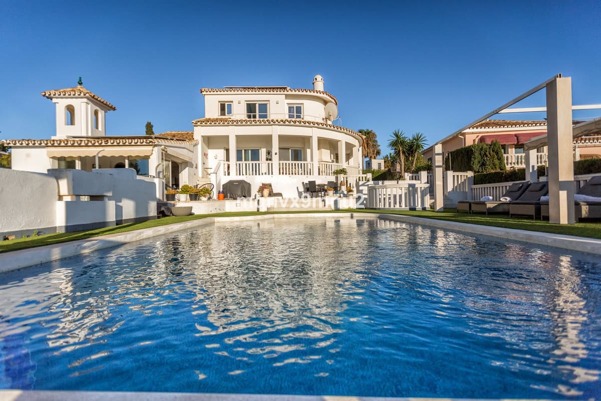 Detached Villa in El Chaparral — photo 6 of 10