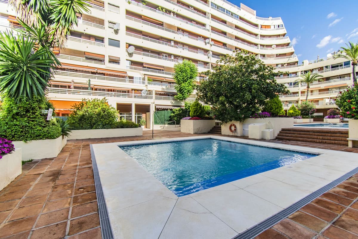 Middle Floor Apartment in Marbella — photo 9 of 10