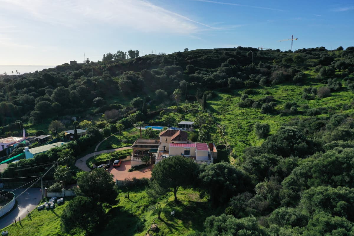 Detached Villa in Estepona — photo 2 of 10