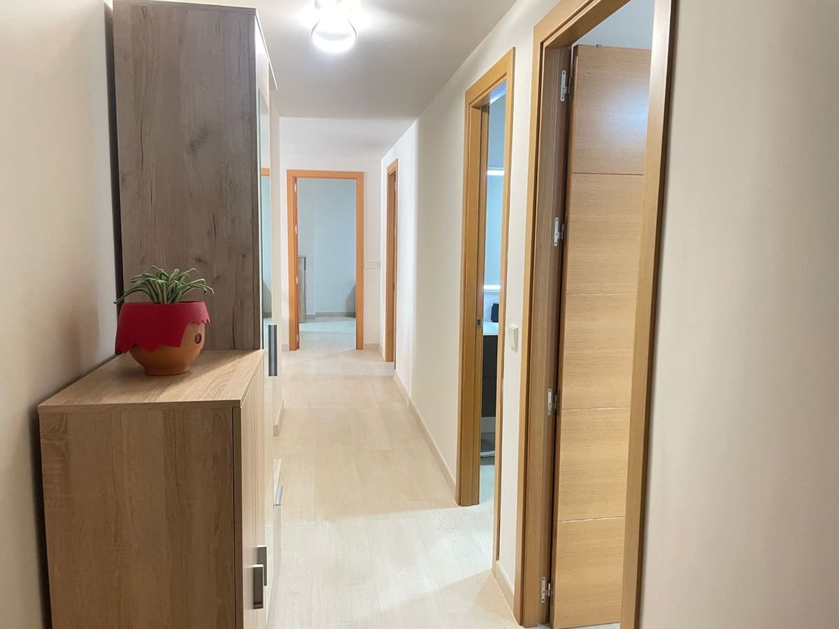 Middle Floor Apartment in Estepona — photo 7 of 10